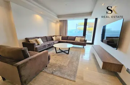 Living Room image for: Apartment - 3 Bedrooms - 5 Bathrooms for rent in Hanging Garden - Dilmunia Island - Muharraq Governorate, Image 1