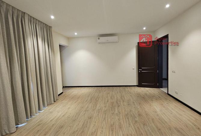 985560 - Property Image 3