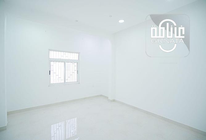 705888 - Property Image 3