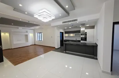 Apartment - 4 Bedrooms - 5 Bathrooms for rent in Tubli - Central Governorate