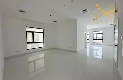 Office Space - Studio - 2 Bathrooms for rent in Maqabah - Northern Governorate