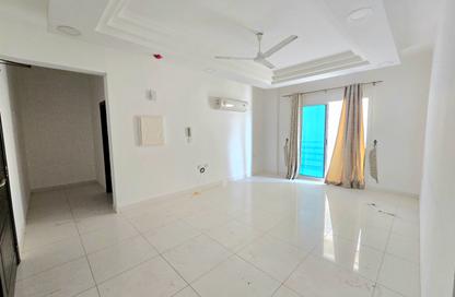 Apartment - 3 Bedrooms - 2 Bathrooms for rent in Busaiteen - Muharraq Governorate