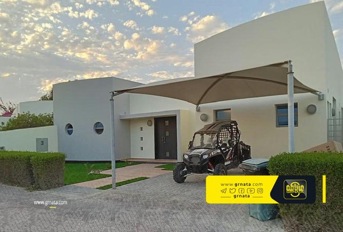 883672 - Property Image 2