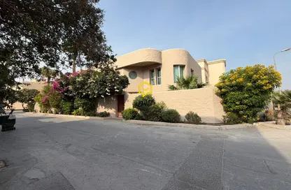 فيلا - 4 غرف نوم - 5 حمامات للبيع في الزنج - المنامة - محافظة العاصمة