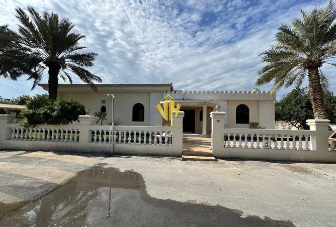 982448 - Property Main Image