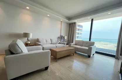 Living Room image for: Apartment - 2 Bedrooms - 4 Bathrooms for rent in Essence of Dilmunia - Dilmunia Island - Muharraq Governorate, Image 1