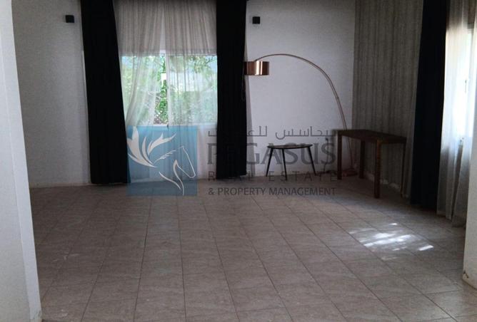 961614 - Property Image 2