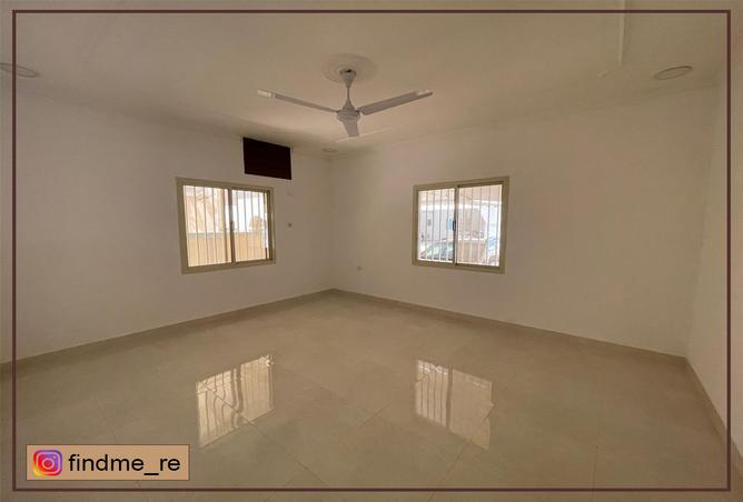 956656 - Property Image 3