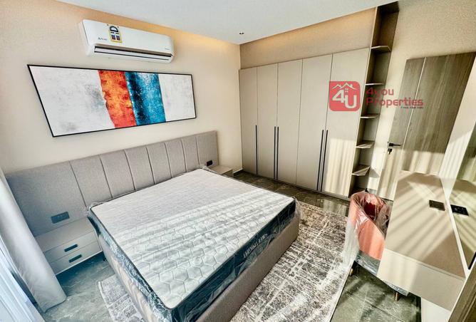 960757 - Property Image 2