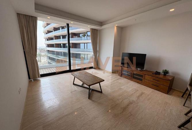 985453 - Property Image 2