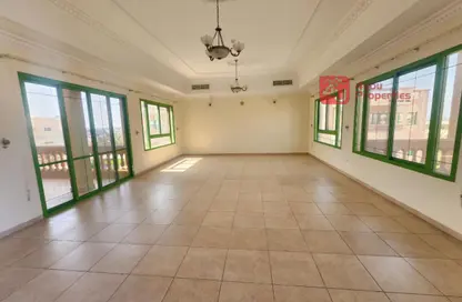 Apartment - 4 Bedrooms - 5 Bathrooms for rent in Hamala - Northern Governorate