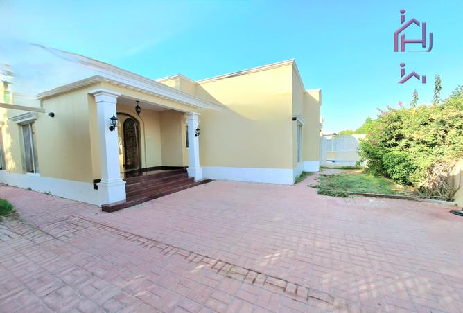 982208 - Property Image 2