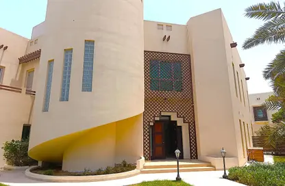 فيلا - 4 غرف نوم - 5 حمامات للايجار في الجسرة - المحافظة الشمالية