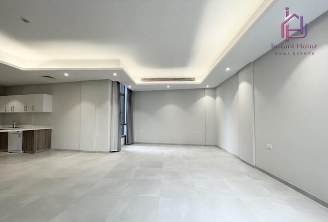 982743 - Property Image 2