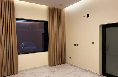 Apartment - 3 Bedrooms - 2 Bathrooms for rent in Isa Town - Central Governorate