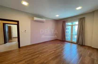Apartment - 2 Bedrooms - 2 Bathrooms for rent in Al Burhama - Manama - Capital Governorate