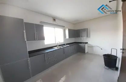 Kitchen image for: Apartment - 3 Bedrooms - 2 Bathrooms for rent in Tubli - Central Governorate, Image 1