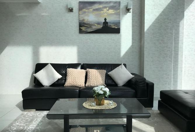 985182 - Property Image 2