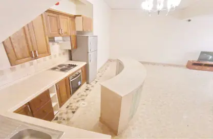 Duplex - 3 Bedrooms - 3 Bathrooms for rent in Tubli - Central Governorate