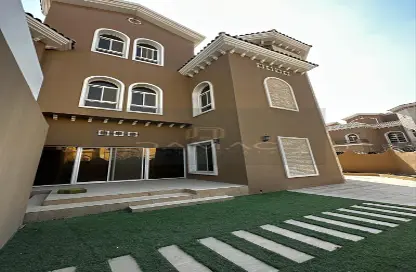 فيلا - 4 غرف نوم - 4 حمامات للبيع في الجنبية - المحافظة الشمالية