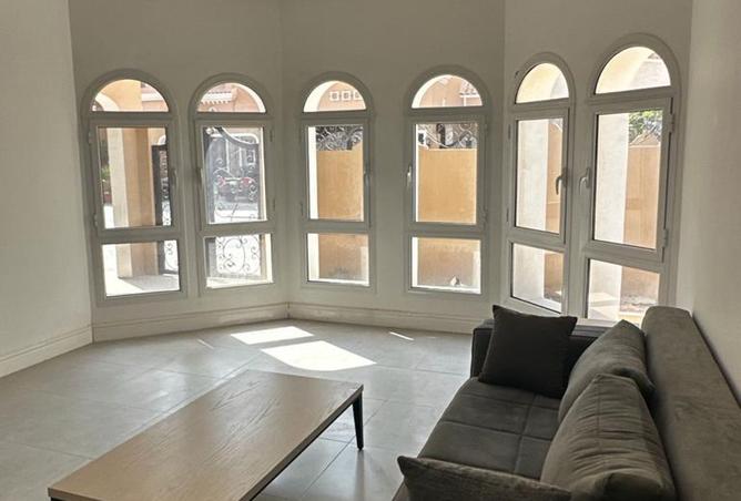 990210 - Property Image 3