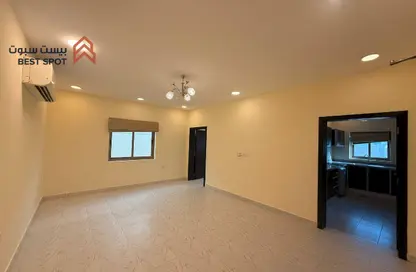 شقة - 2 غرف نوم - 2 حمامات للايجار في سار - المحافظة الشمالية