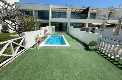 Villa - 2 Bedrooms - 3 Bathrooms for rent in Tala Island - Amwaj Islands - Muharraq Governorate