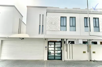 فيلا - 4 غرف نوم - 5 حمامات للبيع في مدينة حمد - المحافظة الشمالية