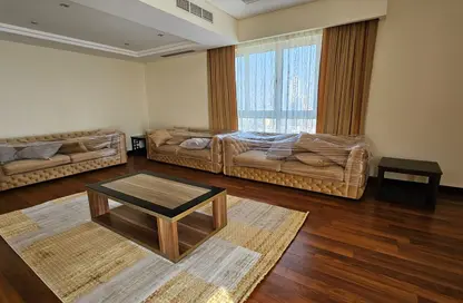 Apartment - 4 Bedrooms - 5 Bathrooms for rent in Abraj Al Lulu - Manama - Capital Governorate