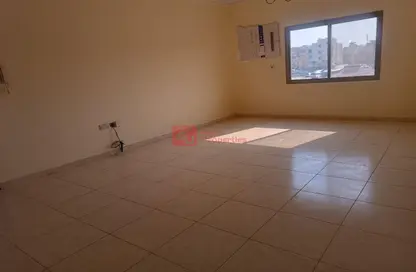 Apartment - 2 Bedrooms - 2 Bathrooms for rent in Zinj - Manama - Capital Governorate