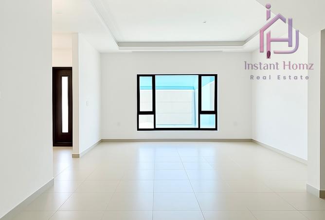 954642 - Property Image 3
