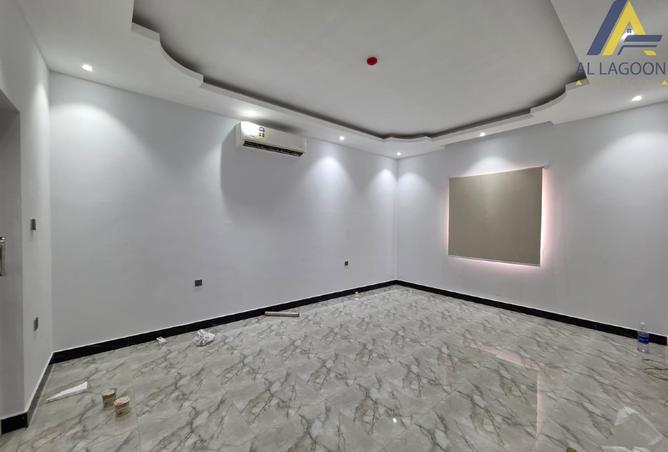 Apartment - 3 Bedrooms - 3 Bathrooms for sale in Hidd - Muharraq Governorate