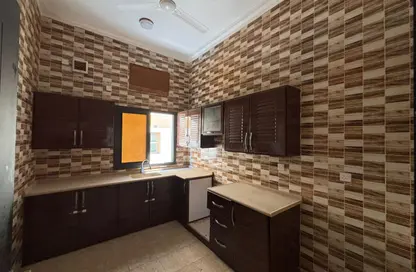 Apartment - 2 Bedrooms - 2 Bathrooms for rent in Janabiya - Northern Governorate