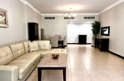 Apartment - 2 Bedrooms - 3 Bathrooms for rent in Al Juffair - Capital Governorate