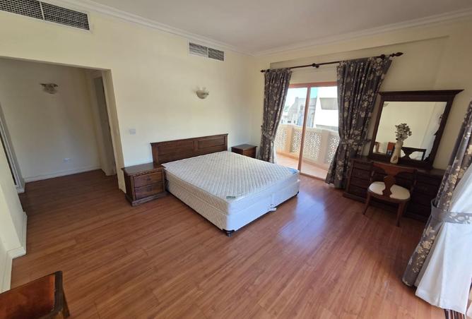 978910 - Property Image 2