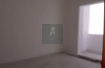 شقة - 6 غرف نوم - 5 حمامات للبيع في الحد - المحرق