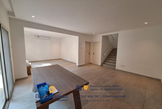 951829 - Property Image 3