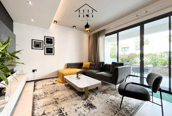 988237 - Property Image 2