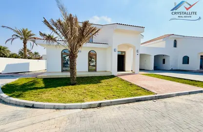 فيلا - 4 غرف نوم - 3 حمامات للايجار في الجنبية - المحافظة الشمالية