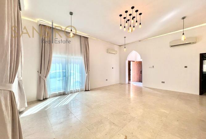 988039 - Property Image 2