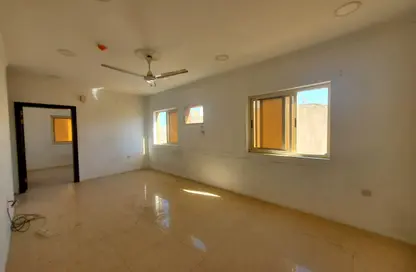 Apartment - 3 Bedrooms - 2 Bathrooms for rent in Busaiteen - Muharraq Governorate