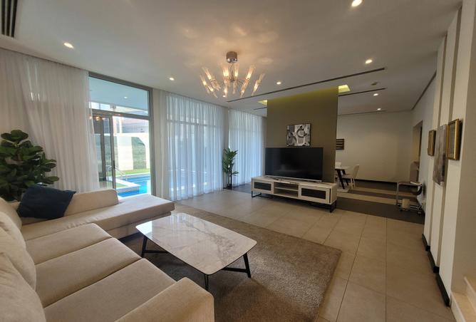 981959 - Property Image 2