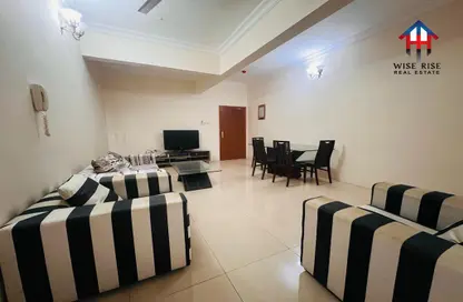 Living / Dining Room image for: Apartment - 2 Bedrooms - 2 Bathrooms for rent in Tubli - Central Governorate, Image 1