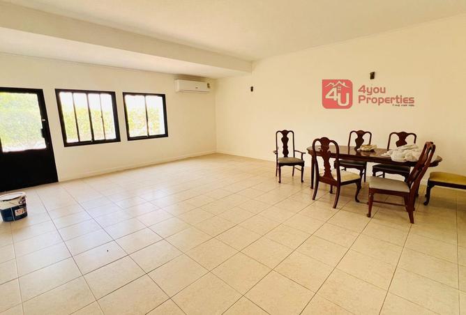 980137 - Property Image 2