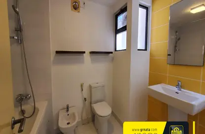 Bathroom image for: Villa - 5 Bedrooms - 5 Bathrooms for sale in Gufool - Manama - Capital Governorate, Image 1