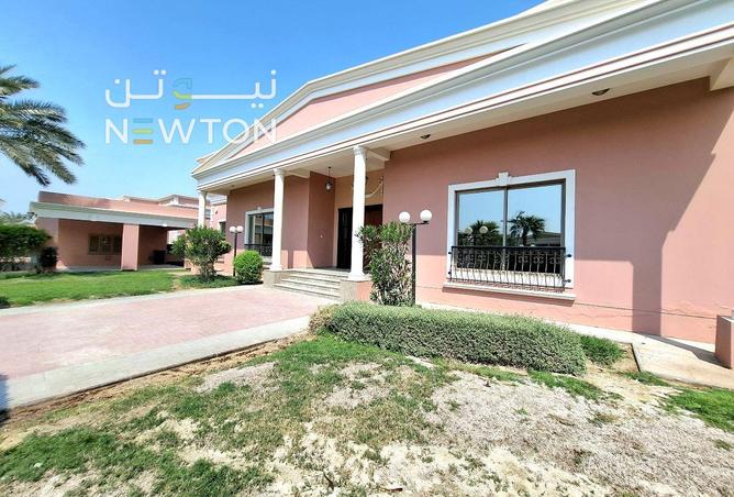 960442 - Property Image 2