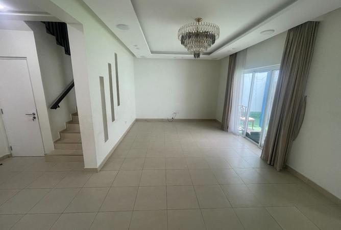 953808 - Property Image 3