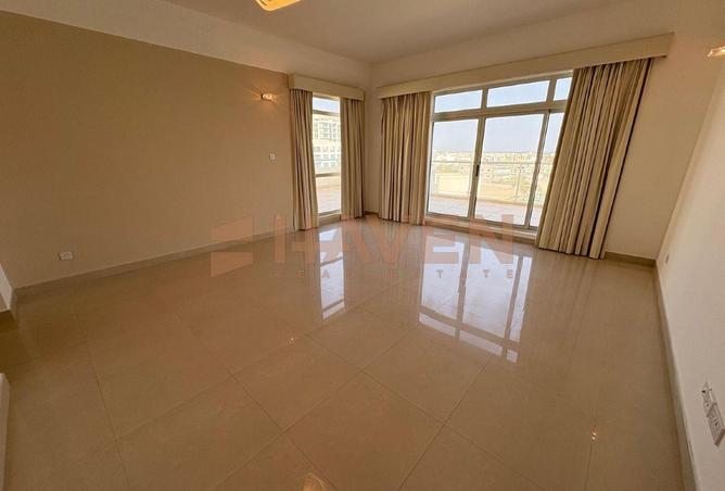 989153 - Property Image 3