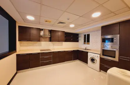 Apartment - 3 Bedrooms - 3 Bathrooms for rent in Al Juffair - Capital Governorate