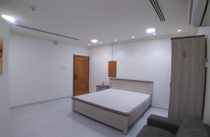 Apartment - Studio - 1 Bathroom for rent in Mahooz - Manama - Capital Governorate